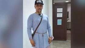 VIDEO Scandal în Poliție! Un inspector transgender din București este în război cu șefii pentru că îmbracă rochii la muncă